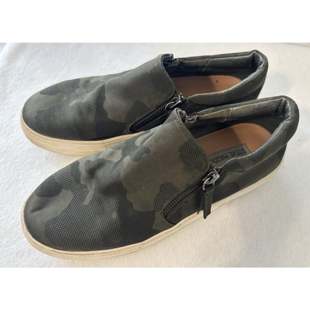 Steve Madden Camo‎ Slip-On Sneakers Womens 8M Claauuar Zip Detail Casual Flats